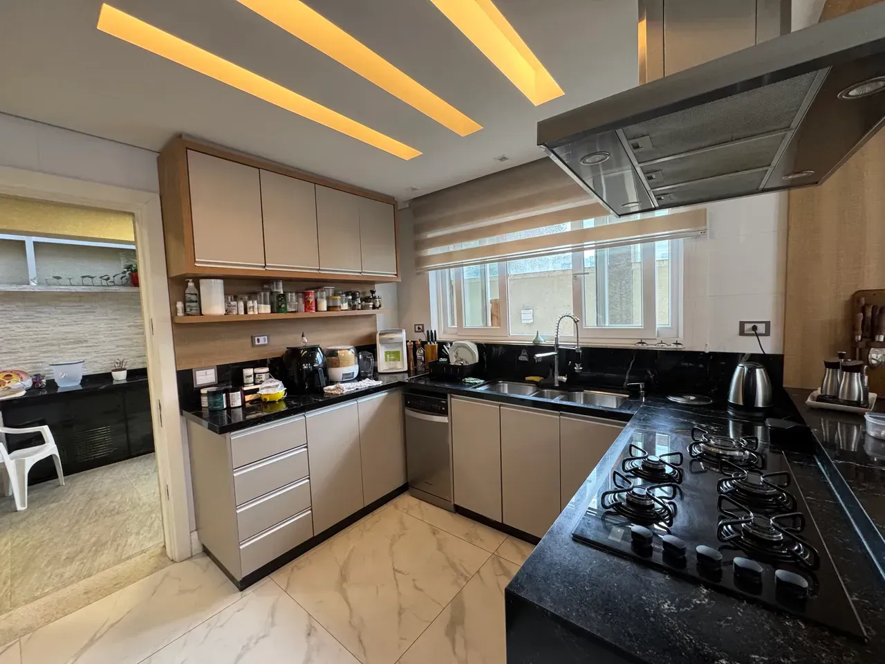 Furnished house with 3 bedrooms and 5 bathrooms, 3 parking — photo 13