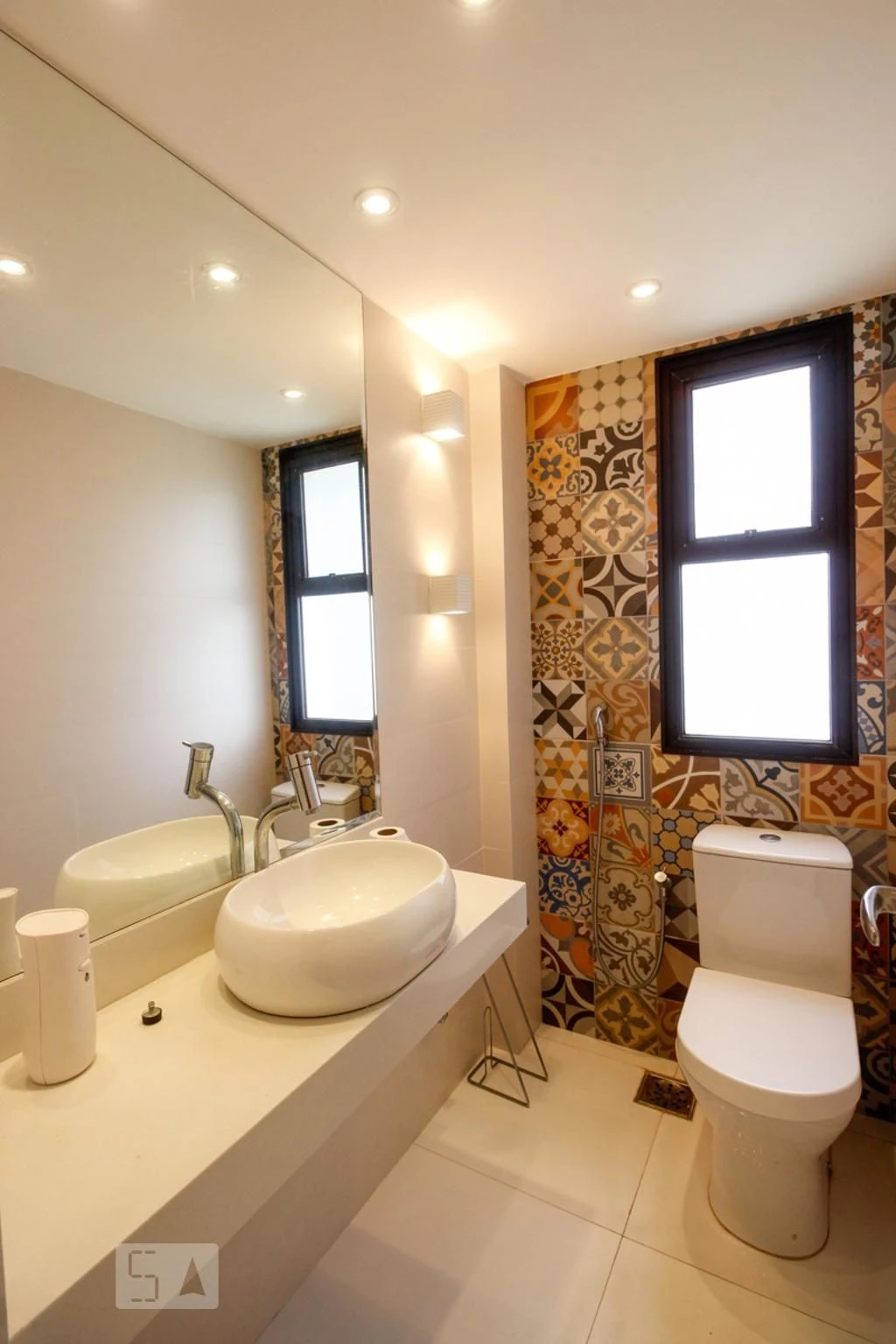 Furnished apartment, 90 m², with a glass-enclosed balcony — photo 32