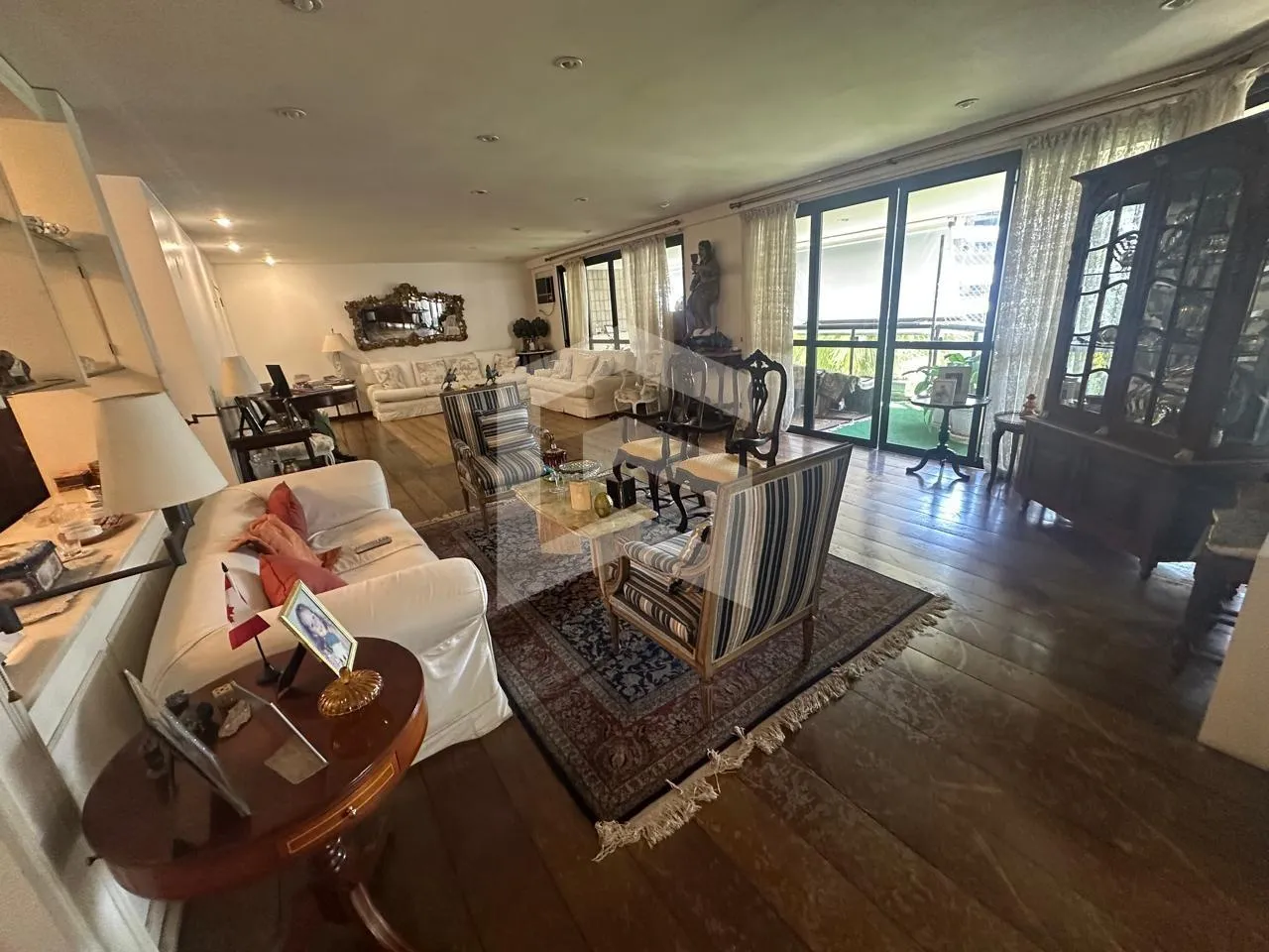 Furnished apartment, 252 m², with a walk-in closet — photo 15