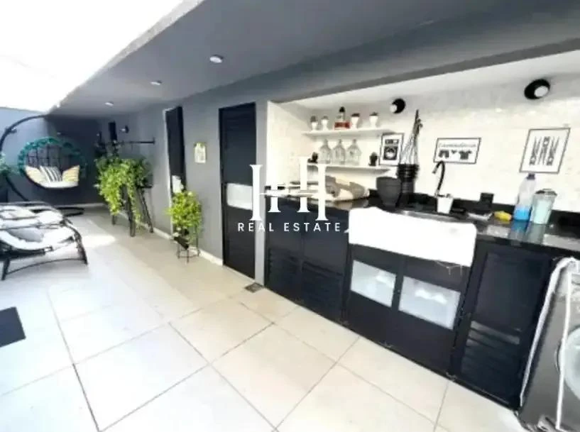 Furnished house with 6 en-suite bedrooms and shared pool — photo 20