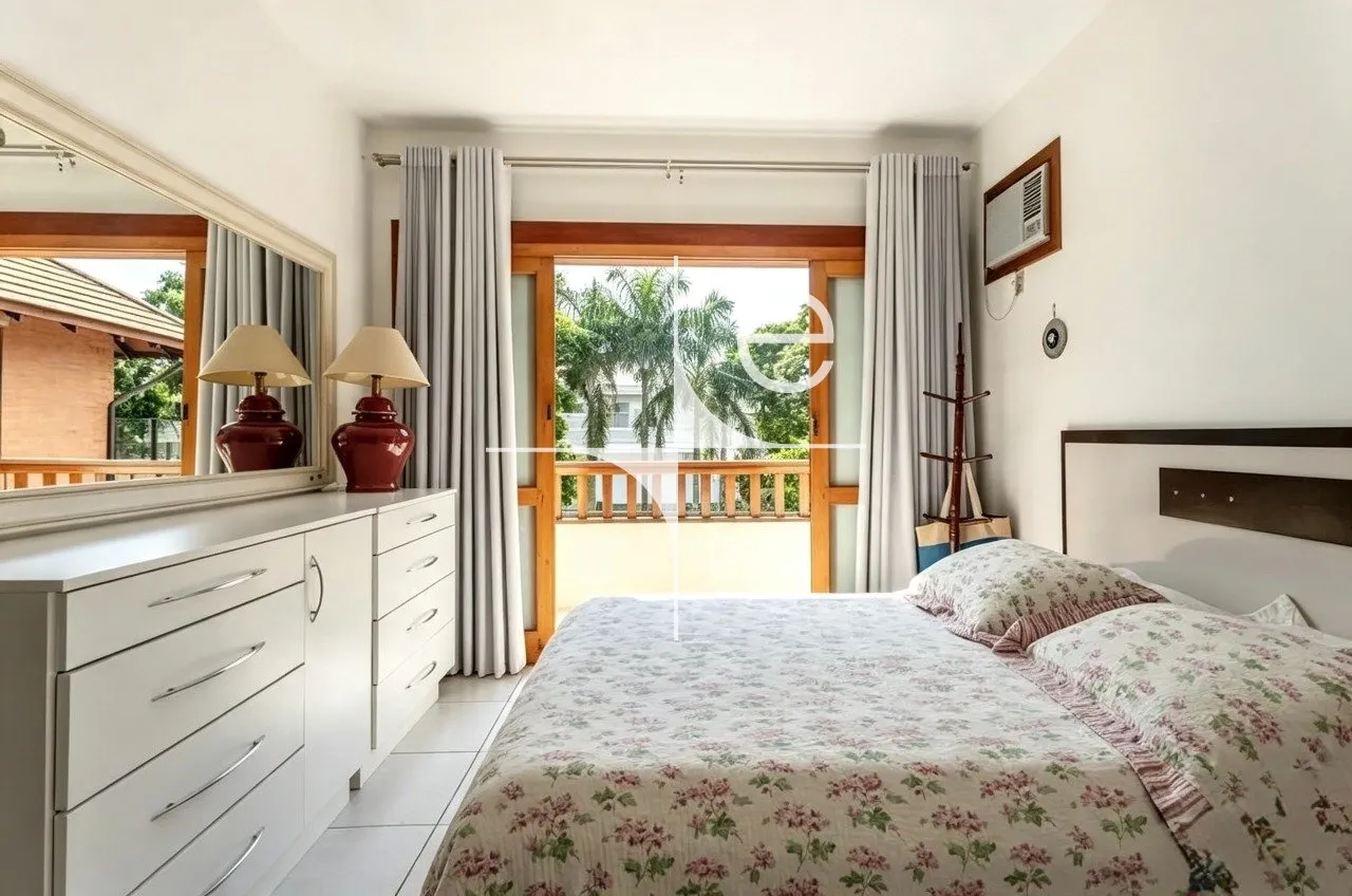Furnished house with 5 en-suite bedrooms and shared pool — photo 21