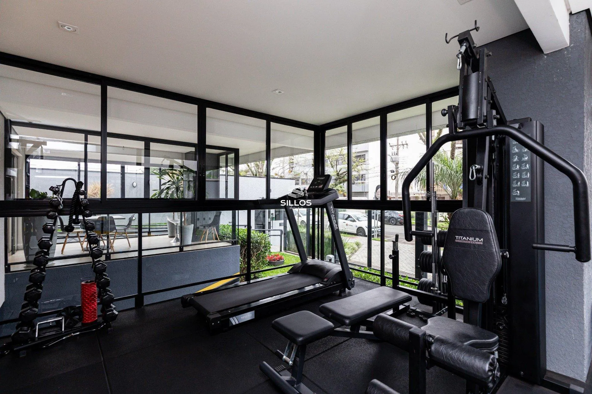 2-bedroom apartment with a grill on the balcony in Curitiba — photo 9