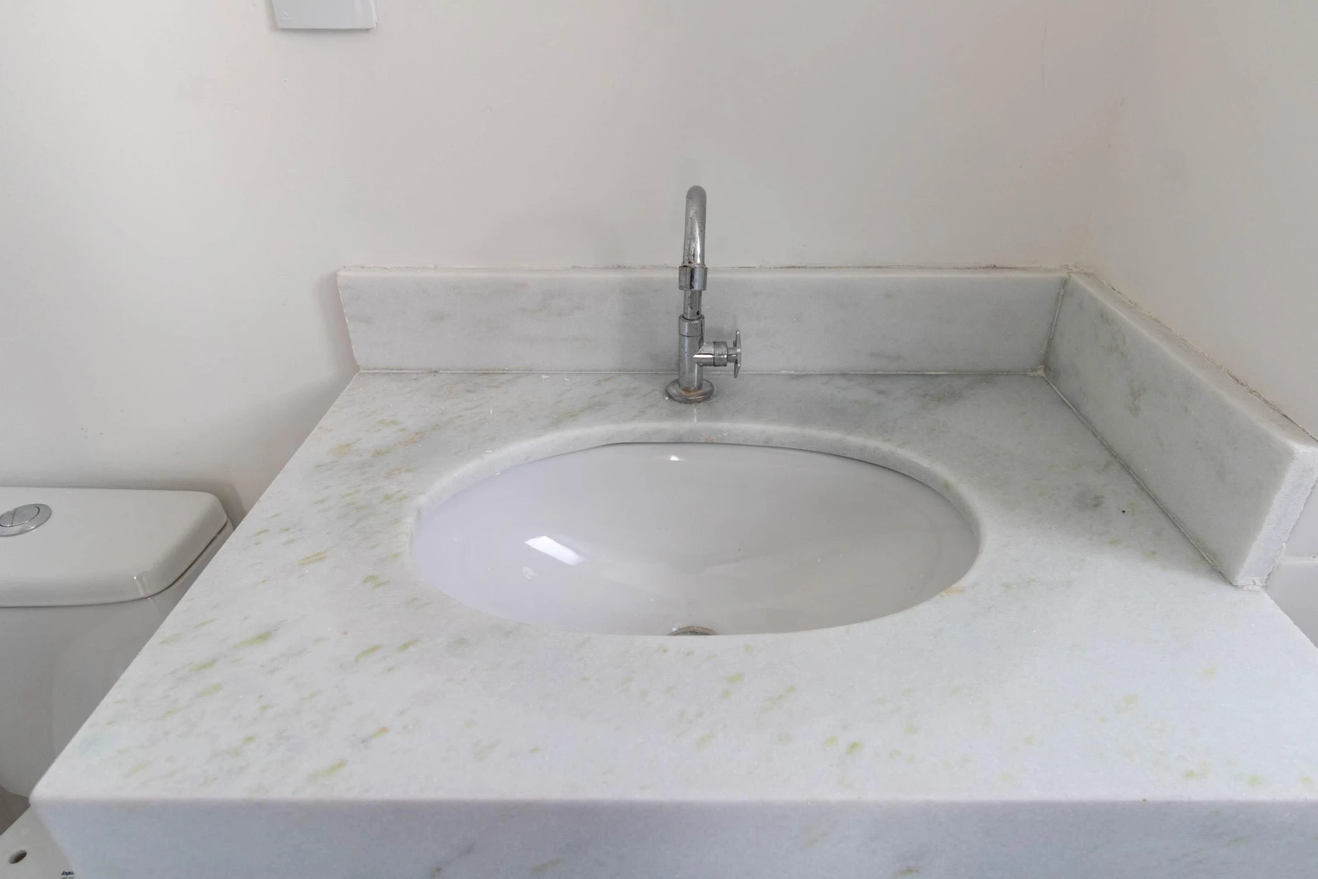 Apartment with 2 bedrooms, 1 en-suite and 1 parking spot — photo 35