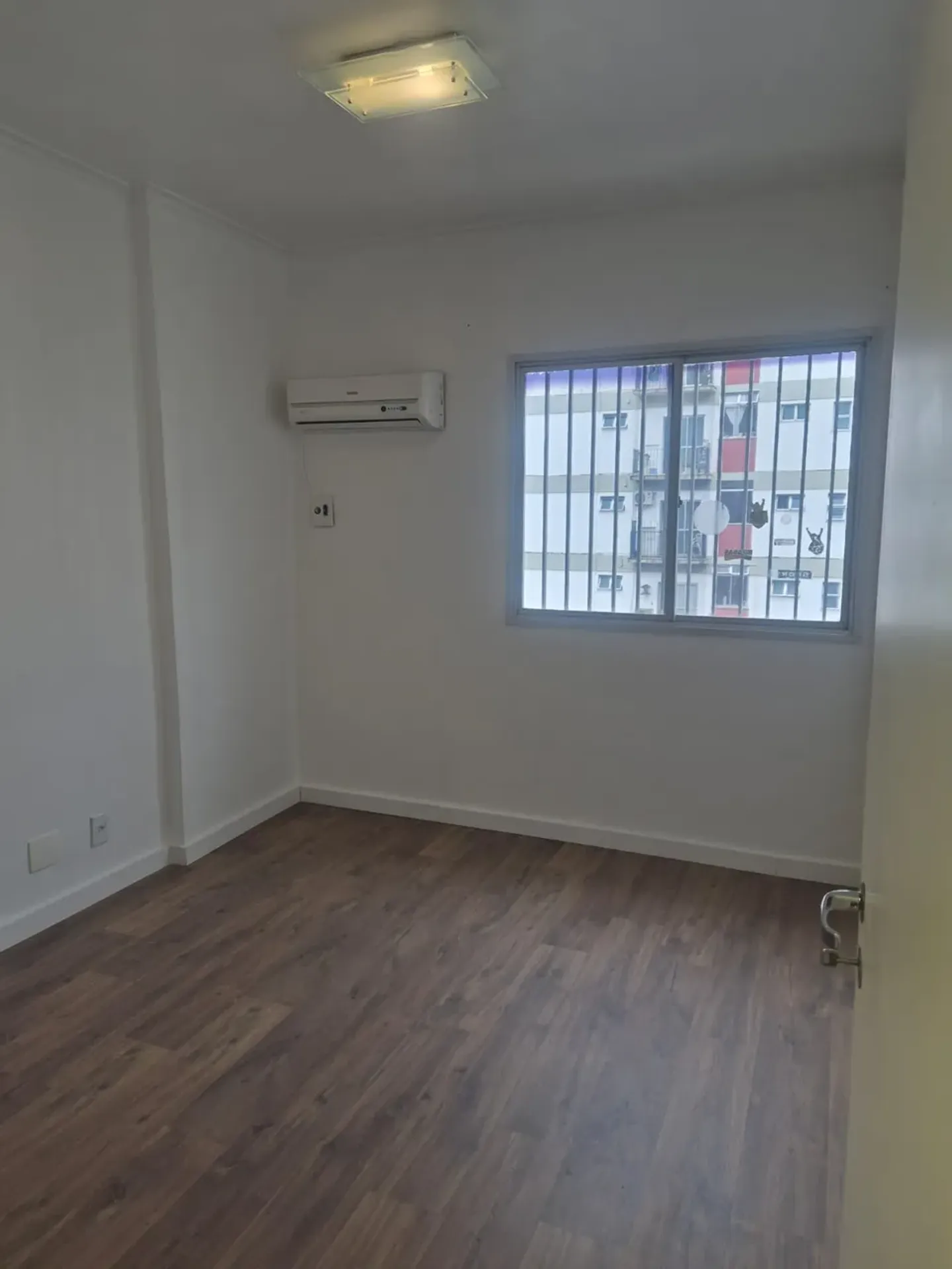 Departamento en piso 9 con piso de madera o laminado — photo 13