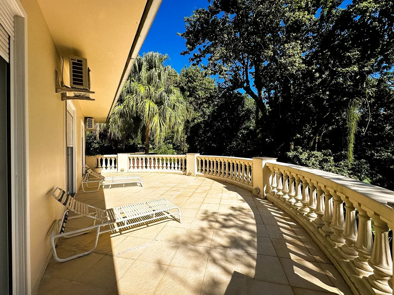 Furnished house with 4 bedrooms and 2993 m², 3 en-suites — photo 44