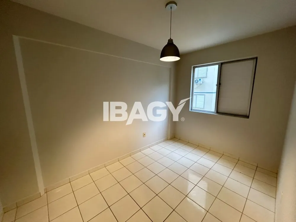 2-bedroom apartment with a gas stove kitchen — photo 14