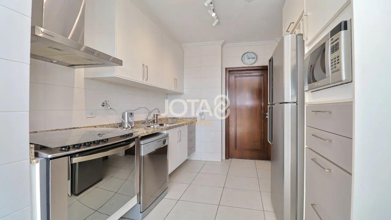 249 m² rental apartment with 3 bedrooms and a suite — photo 14
