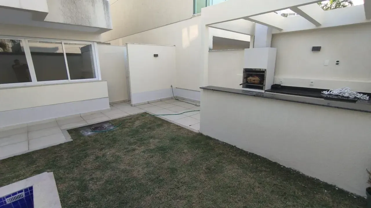 House with 5 bedrooms and 5 bathrooms and balcony grill — photo 8