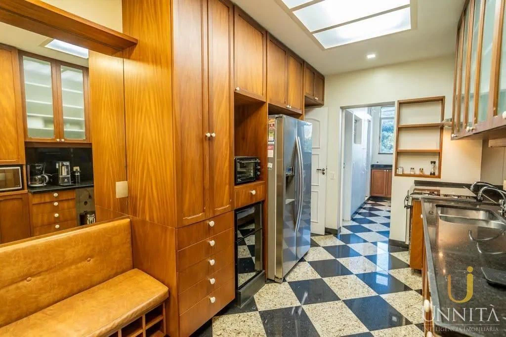 Rental apartment with 4 bedrooms and enclosed balcony — photo 9