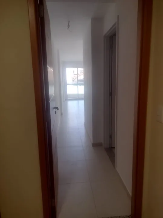 Unfurnished 2-bedroom apartment with compact kitchenette — photo 15