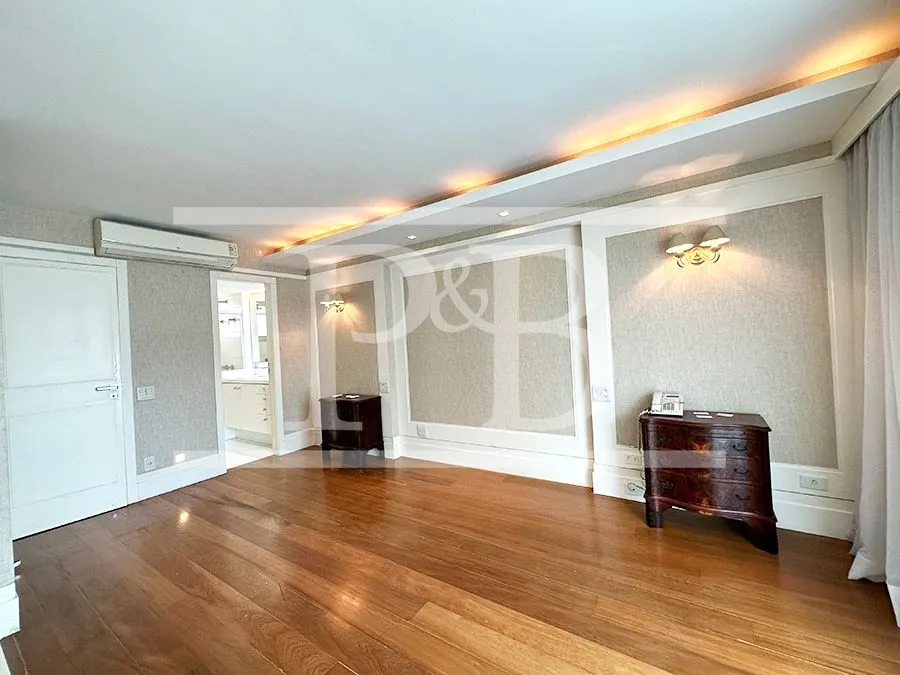 Apartamento com 2 quartos e varanda de vidro fechada — photo 16
