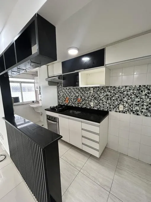 2 quartos e varanda envidraçada: apartamento de 50 m² — photo 2