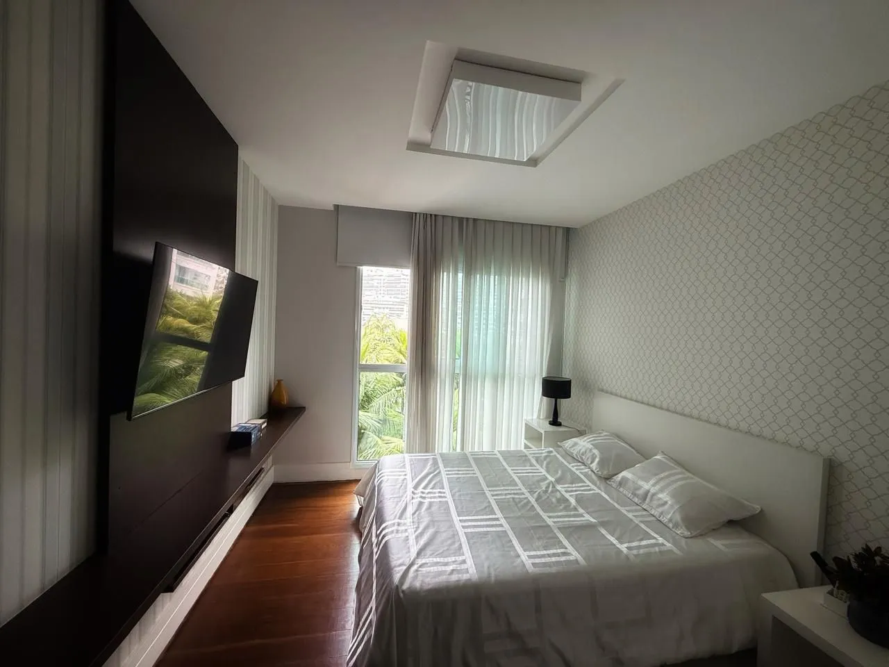 Furnished apartment with 4 bedrooms and 5 bathrooms — photo 4
