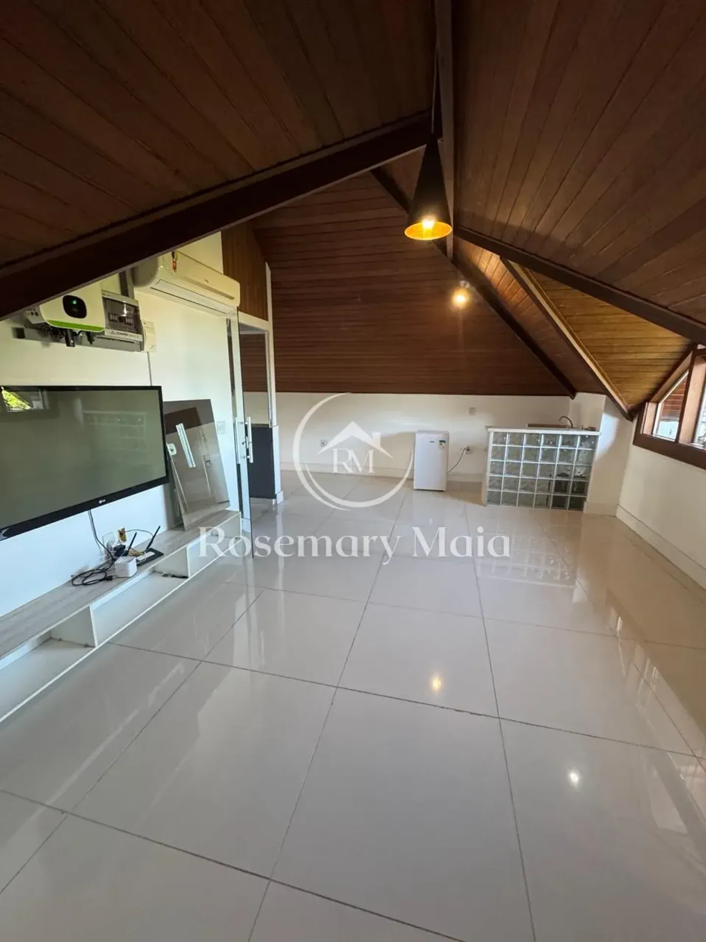 Furnished house with 4 bedrooms and 5 bathrooms — photo 34