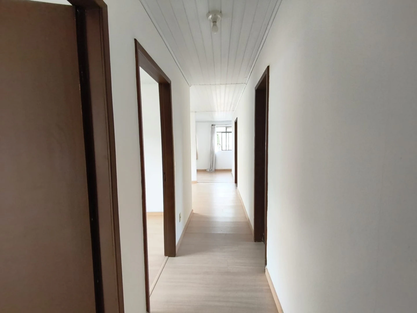 Piso de madera o laminado y 4 dormitorios: casa de 183 m² — photo 18
