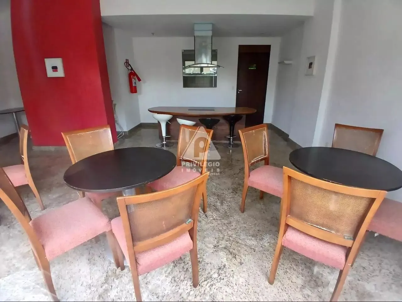 Furnished apartment with 2 bedrooms and 3 bathrooms — photo 32