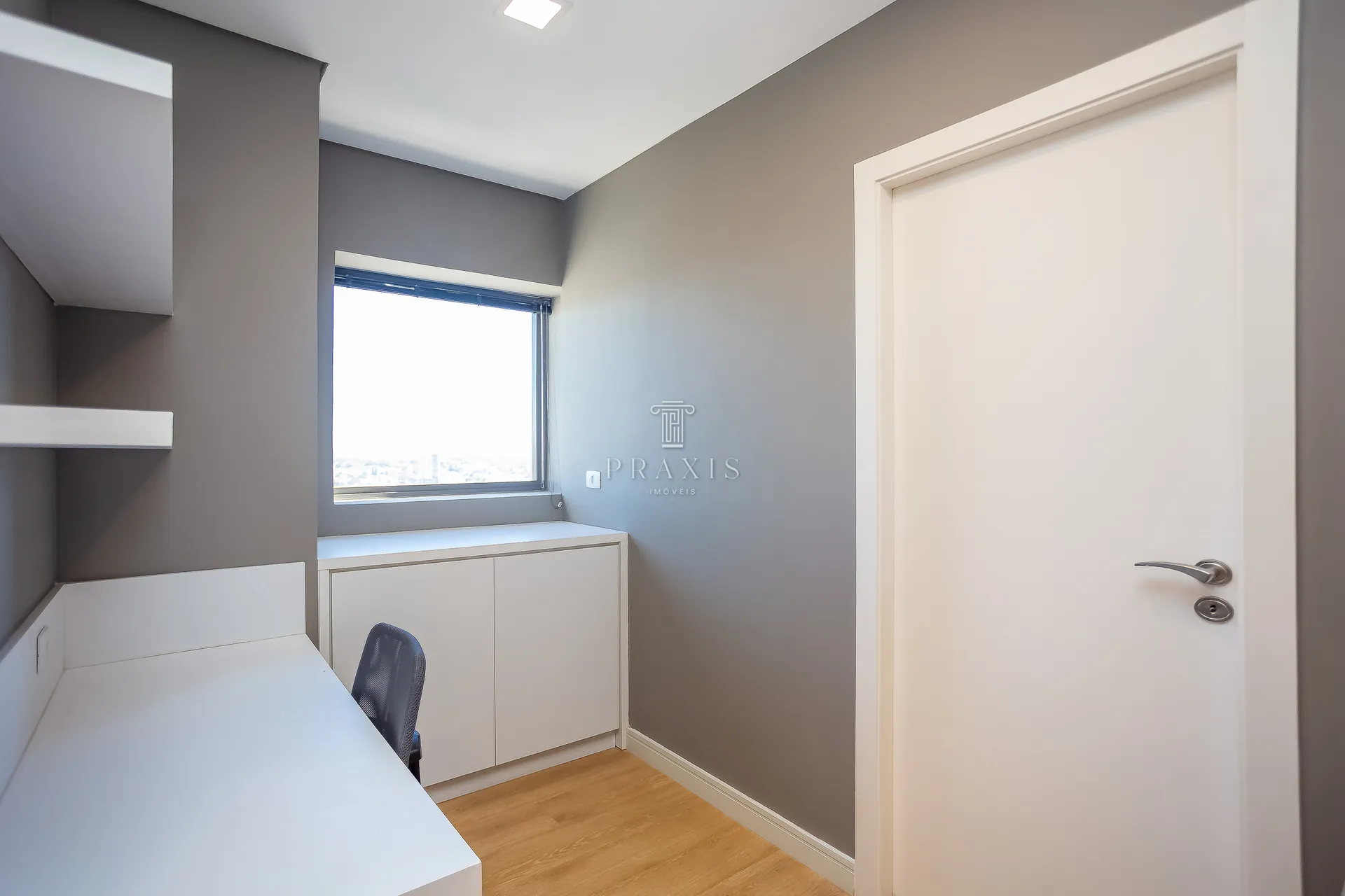 2-bedroom apartment with a home office — photo 27