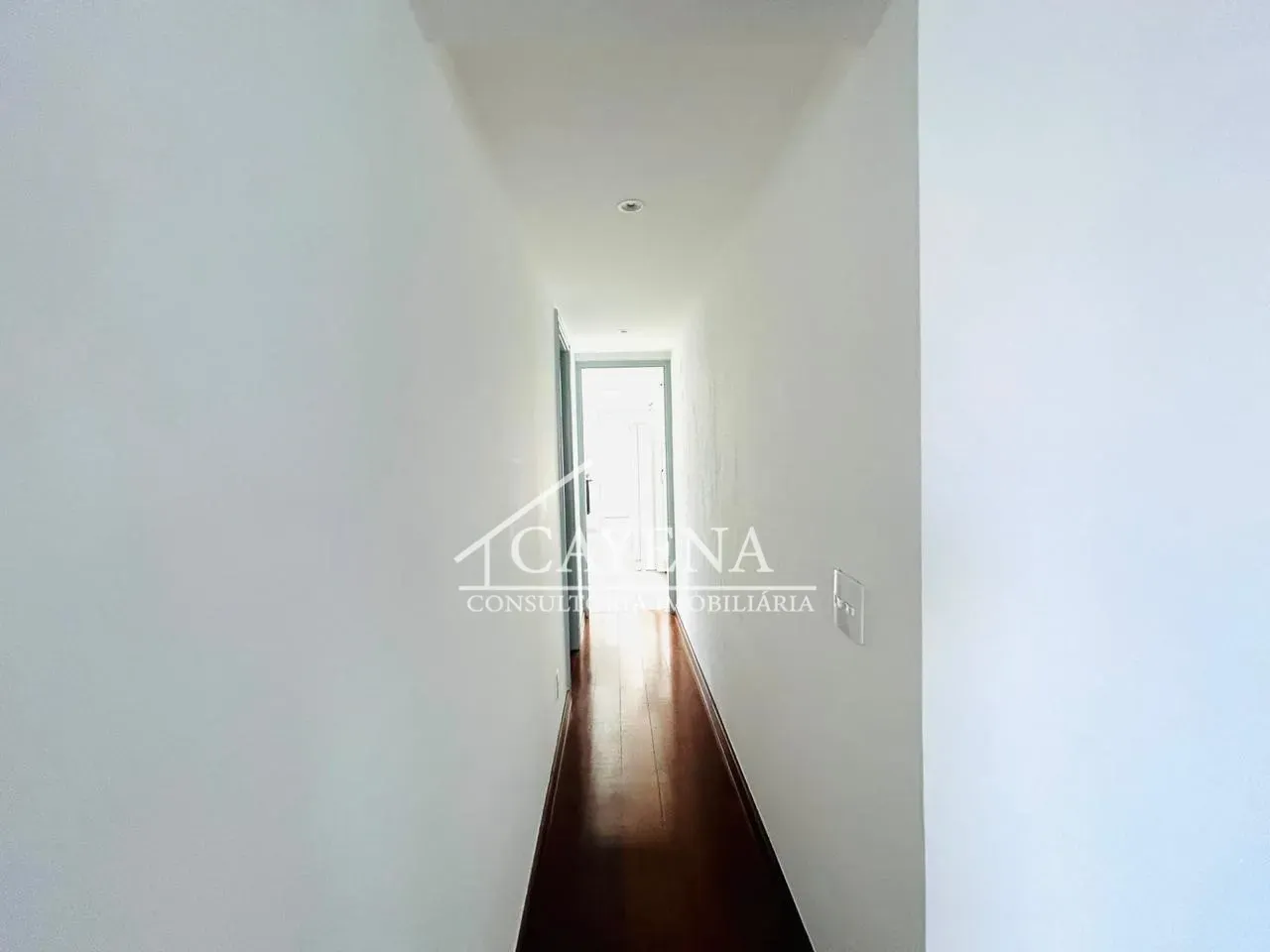 Apartment with 247 m², 3 bedrooms and 4 bathrooms — photo 37