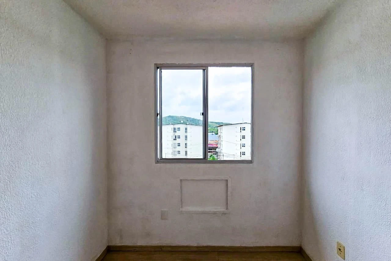 2-bedroom apartment in a building with a pool — photo 10