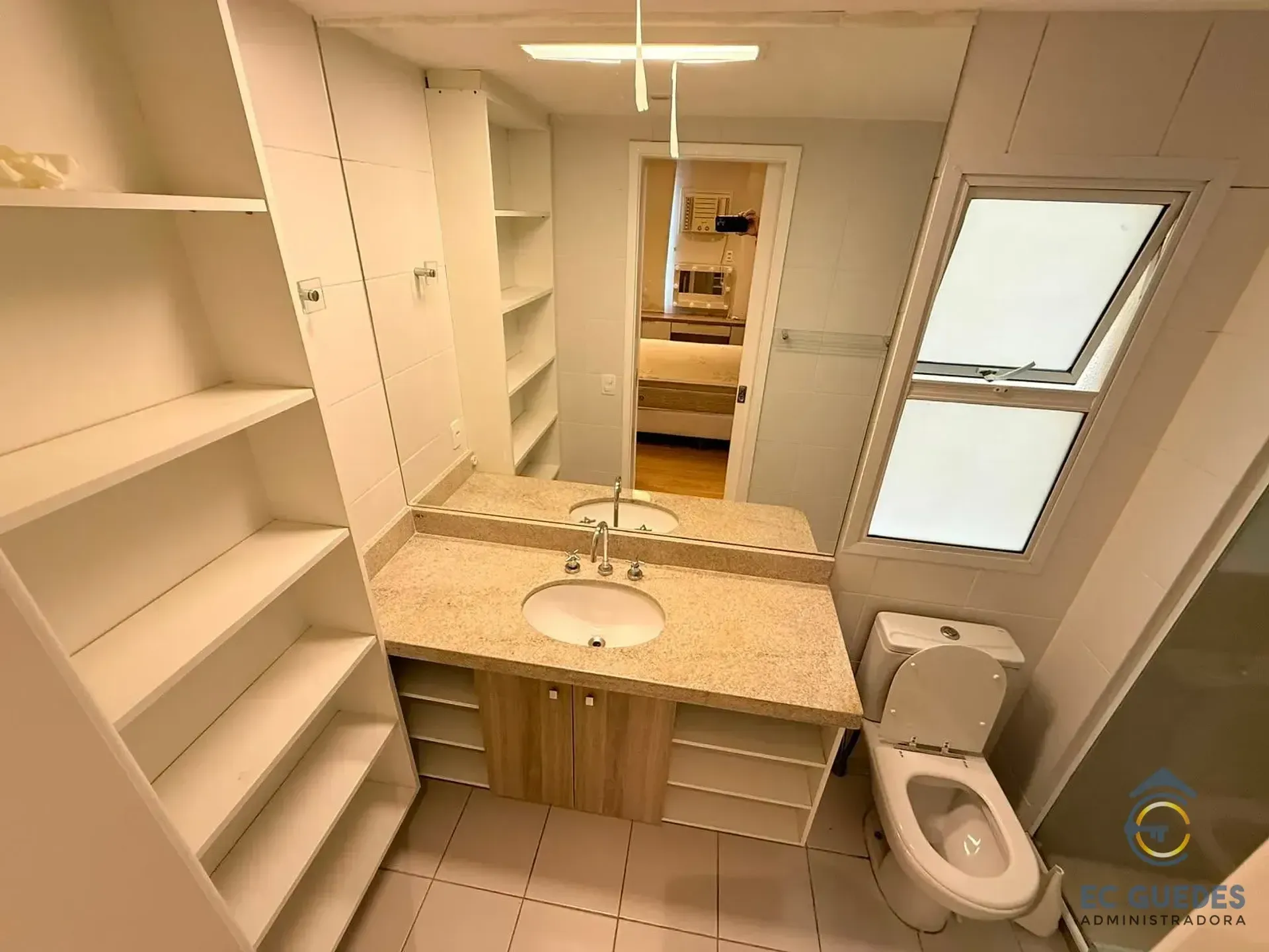 Furnished 3-bedroom apartment with glassed balcony — photo 36