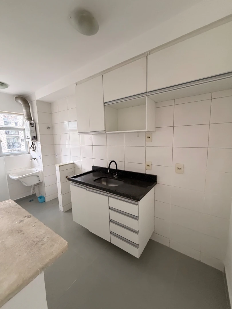 2-bedroom apartment with mountain and city view — photo 2