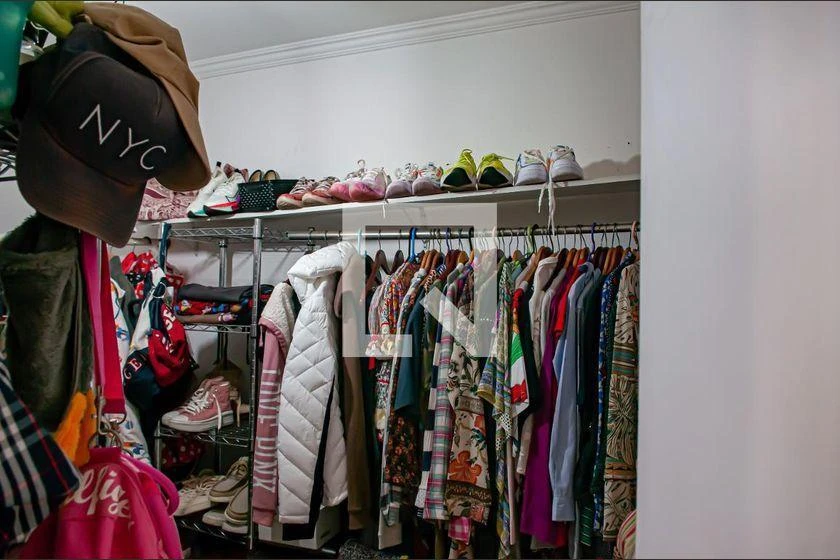 House 400 m² with 4 bedrooms, 2 en-suites, 4 parking spots — photo 16