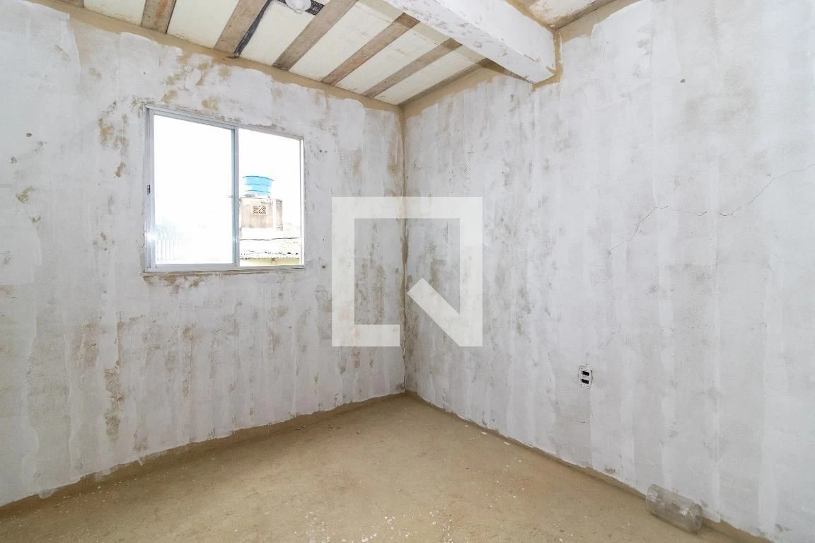 Casa sem mobília com 3 quartos e 3 banheiros, precisa reformar — photo 8