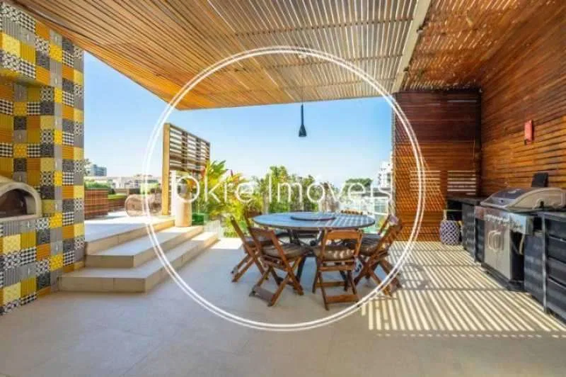 Furnished 644 m² house with 4 bedrooms and 7 bathrooms — photo 19
