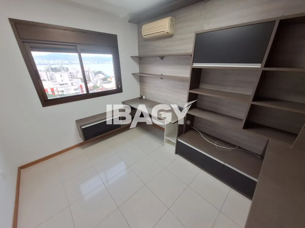 3-bedroom apartment with 3 bathrooms and 129 m² — photo 12