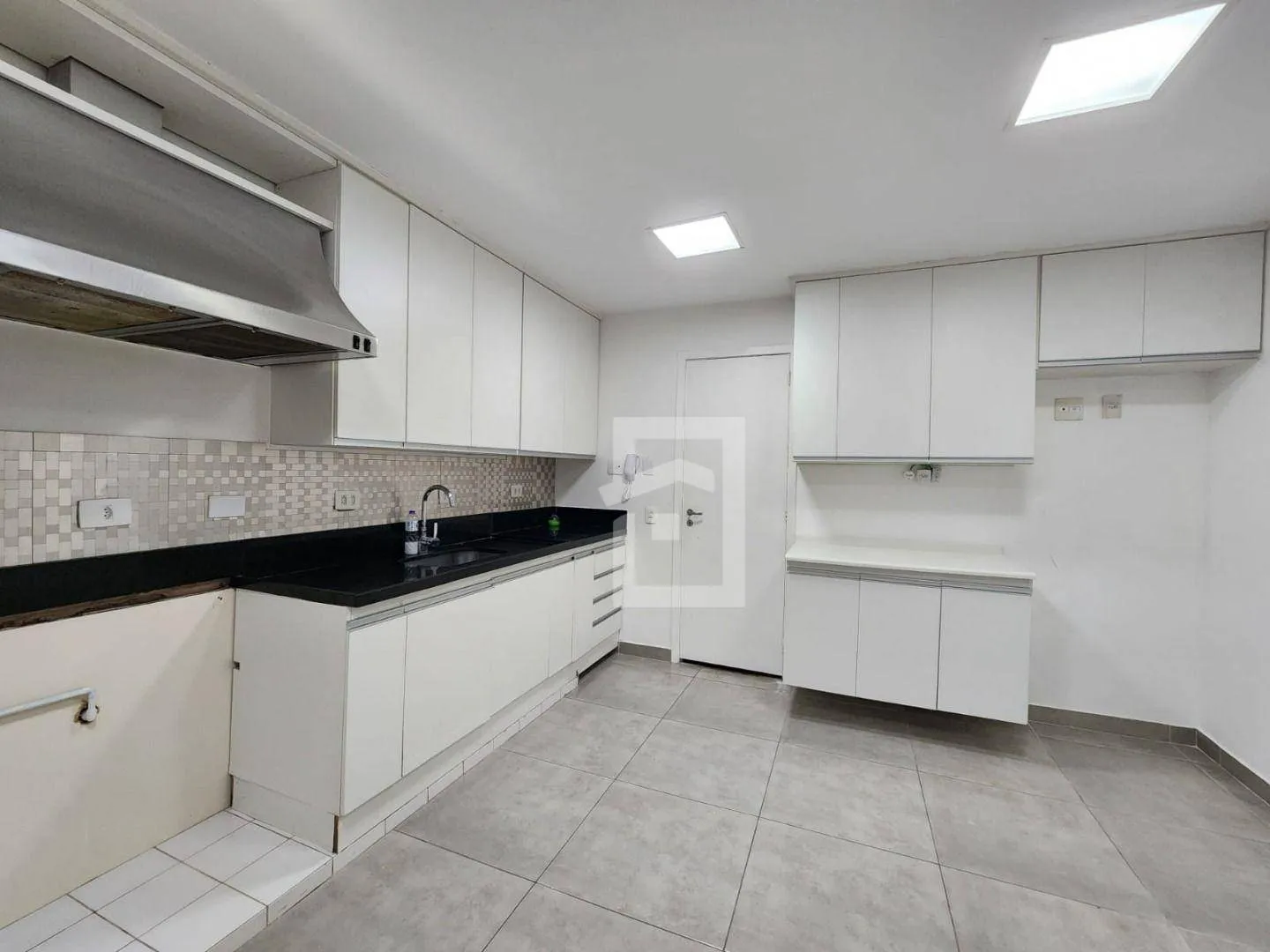 Duplex penthouse with 5 bedrooms and 5 bathrooms — photo 32