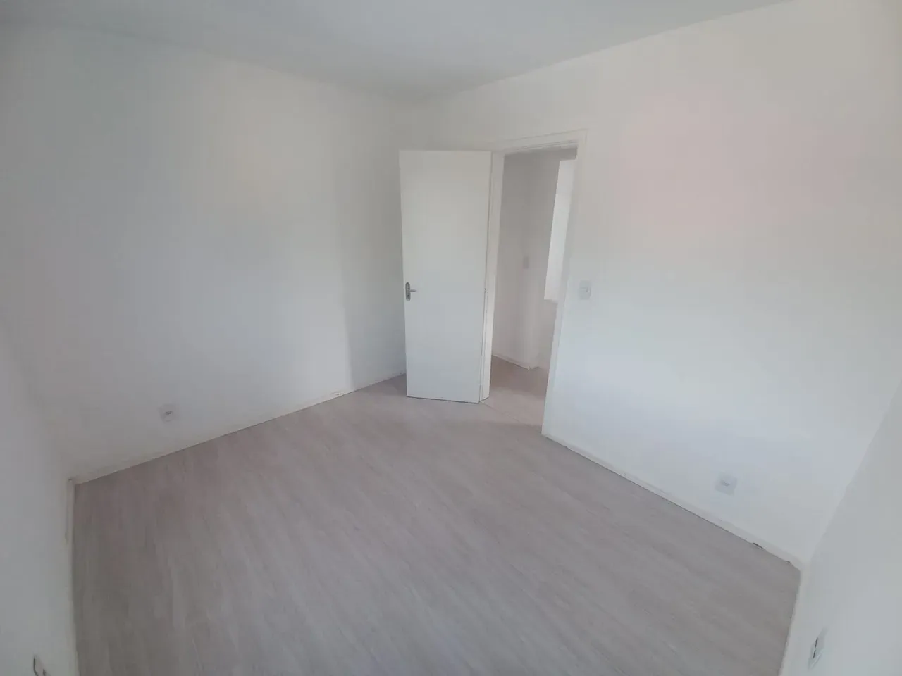 2-bedroom apartment with laundry area and 1 parking spot — photo 7