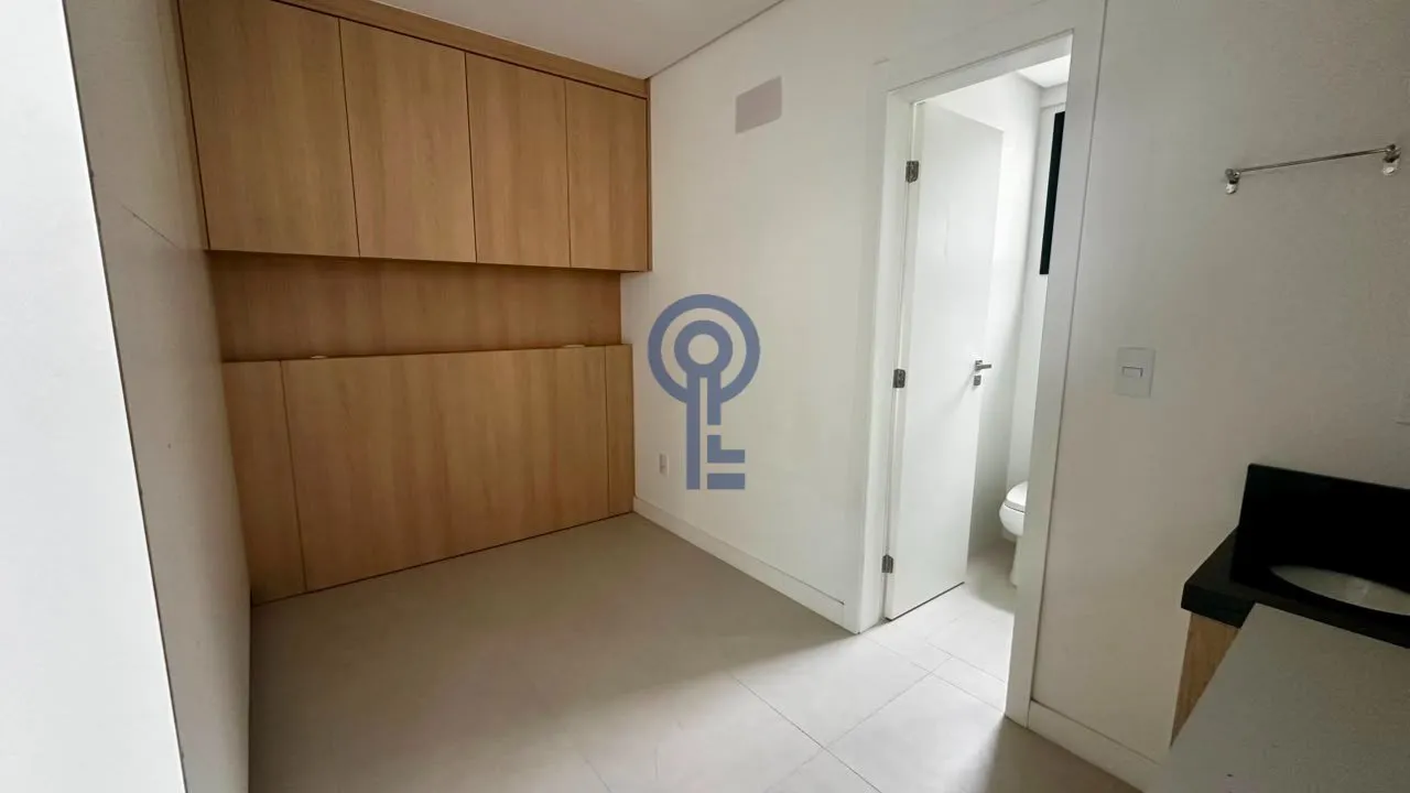 25 m² studio with 1 parking spot, balcony and open-plan kitchen — photo 17