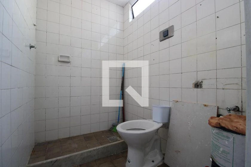 2-bedroom apartment in a building with a pool — photo 24