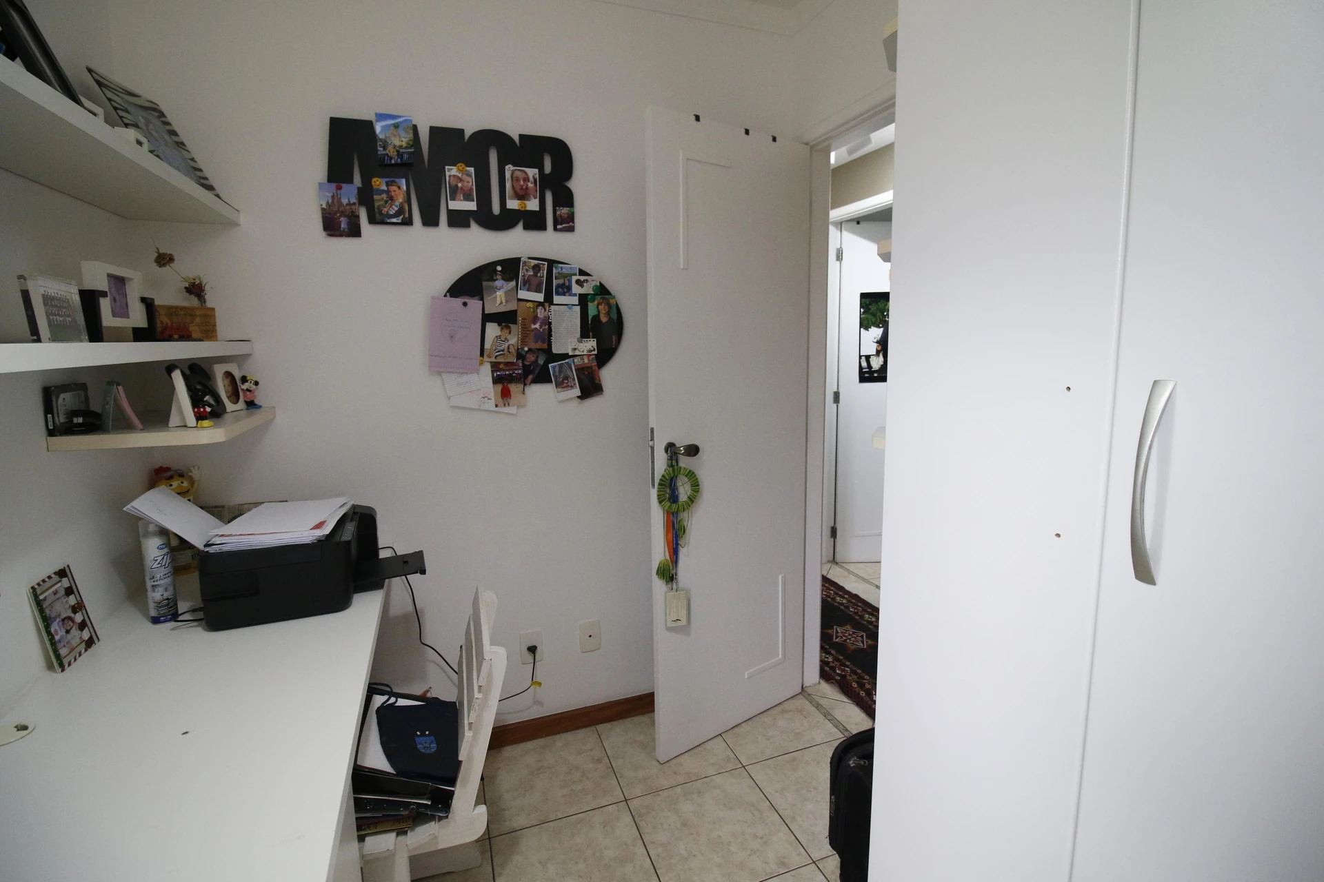 Furnished 3-bedroom apartment with balcony and pool — photo 3