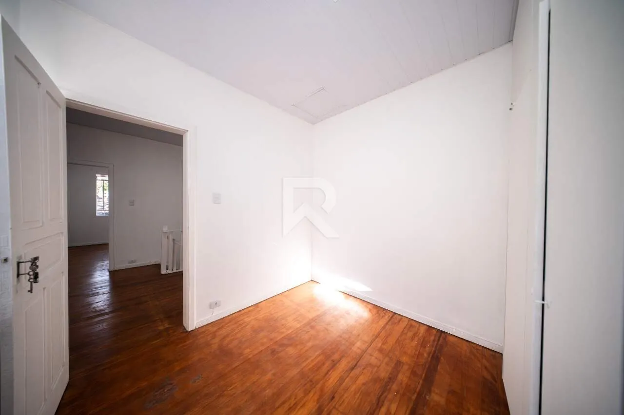 Rental house with laundry area and 5 bedrooms — photo 21