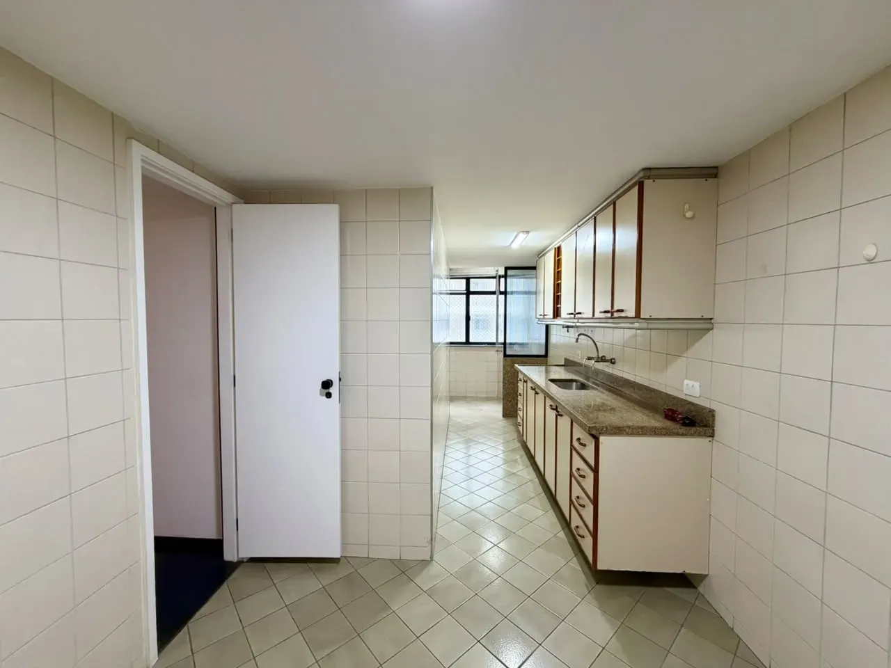 Apartamento, 100 m², com closet — photo 2