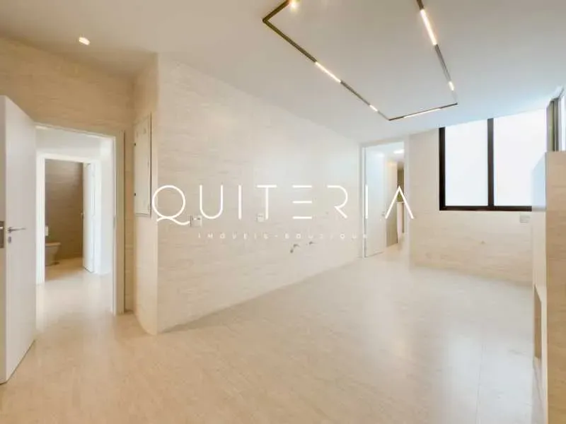 Penthouse apartment with 4 bedrooms and a balcony — photo 30