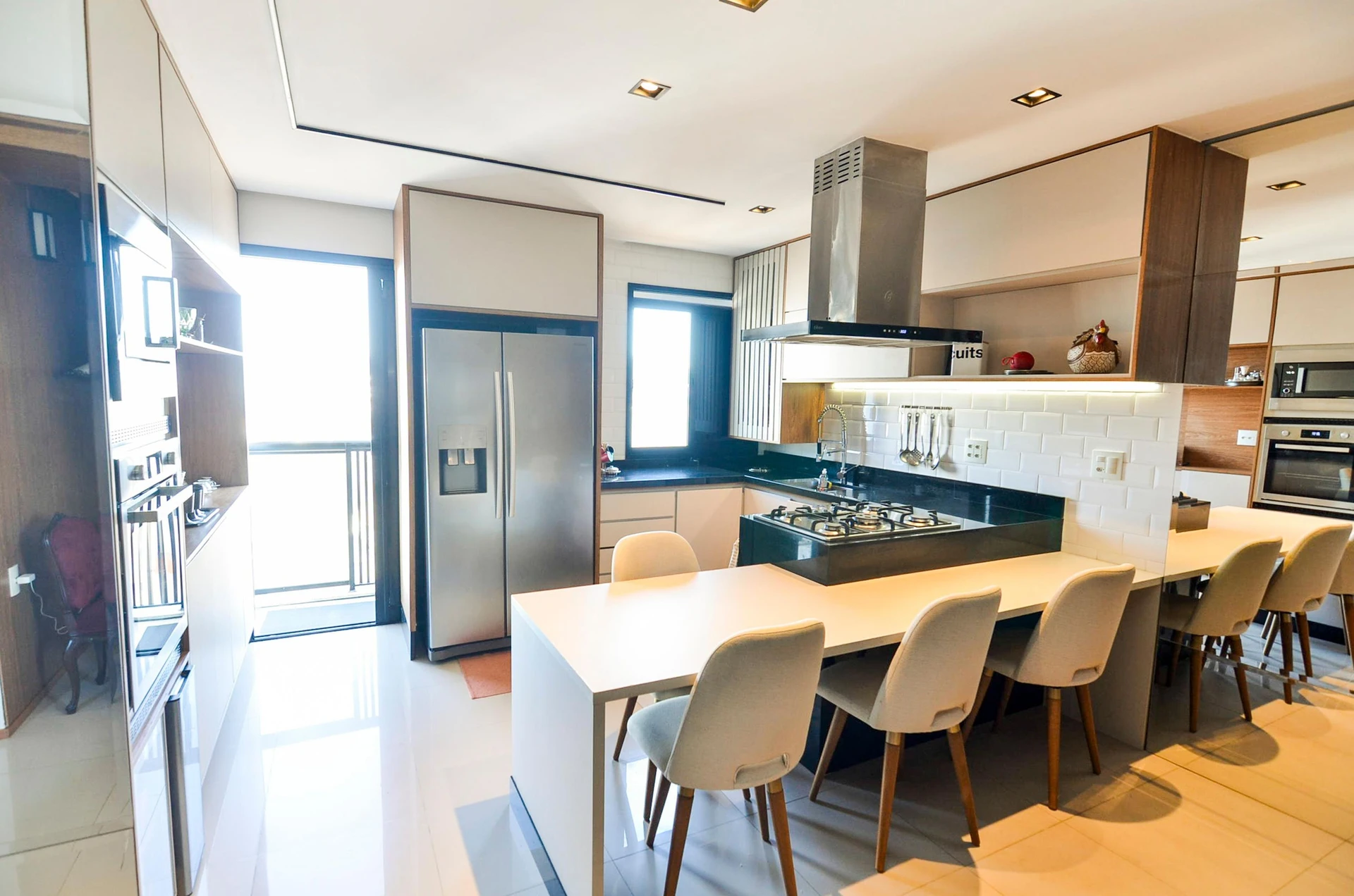 Furnished 3-bedroom apartment with balcony and BBQ grill — photo 2