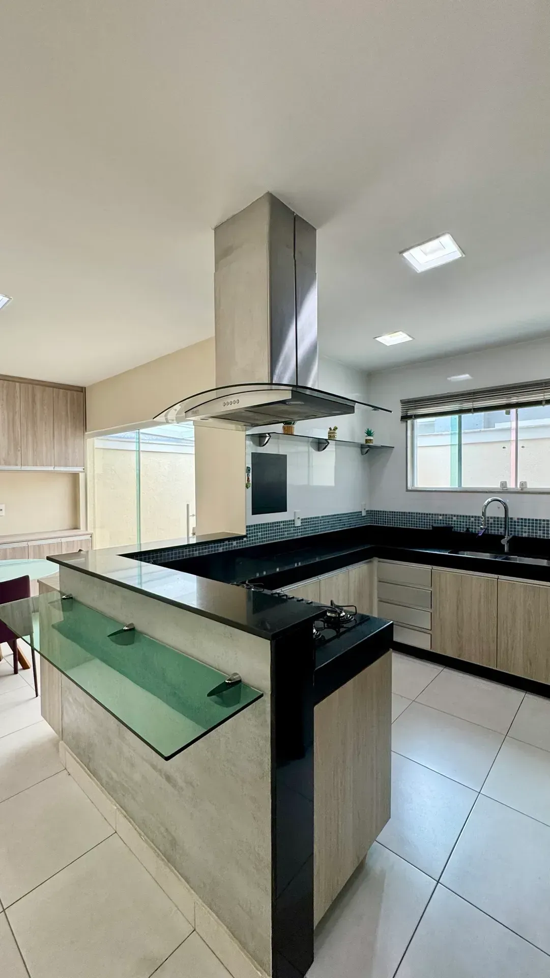House with 5 bedrooms and a built-in balcony grill — photo 18