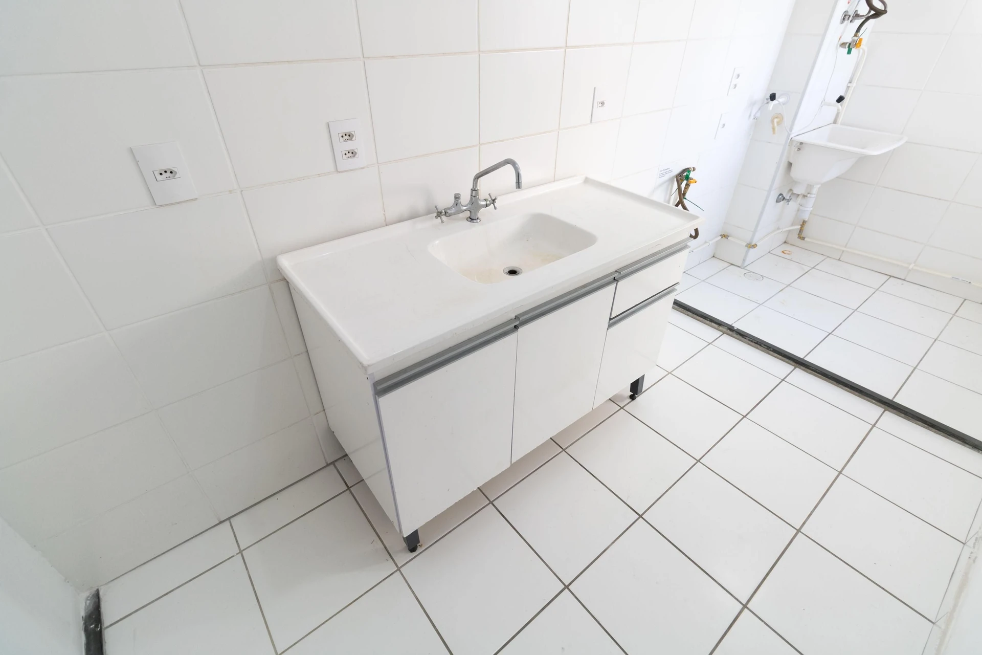 Квартира з 2 спальнями і 1 ванною без паркомісця — photo 35