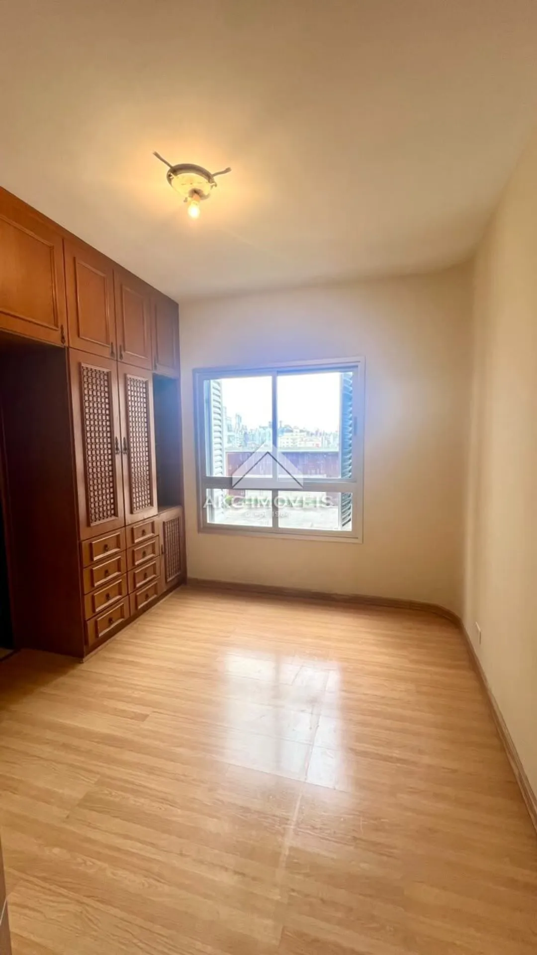 3-bedroom apartment with a home office in Curitiba — photo 31