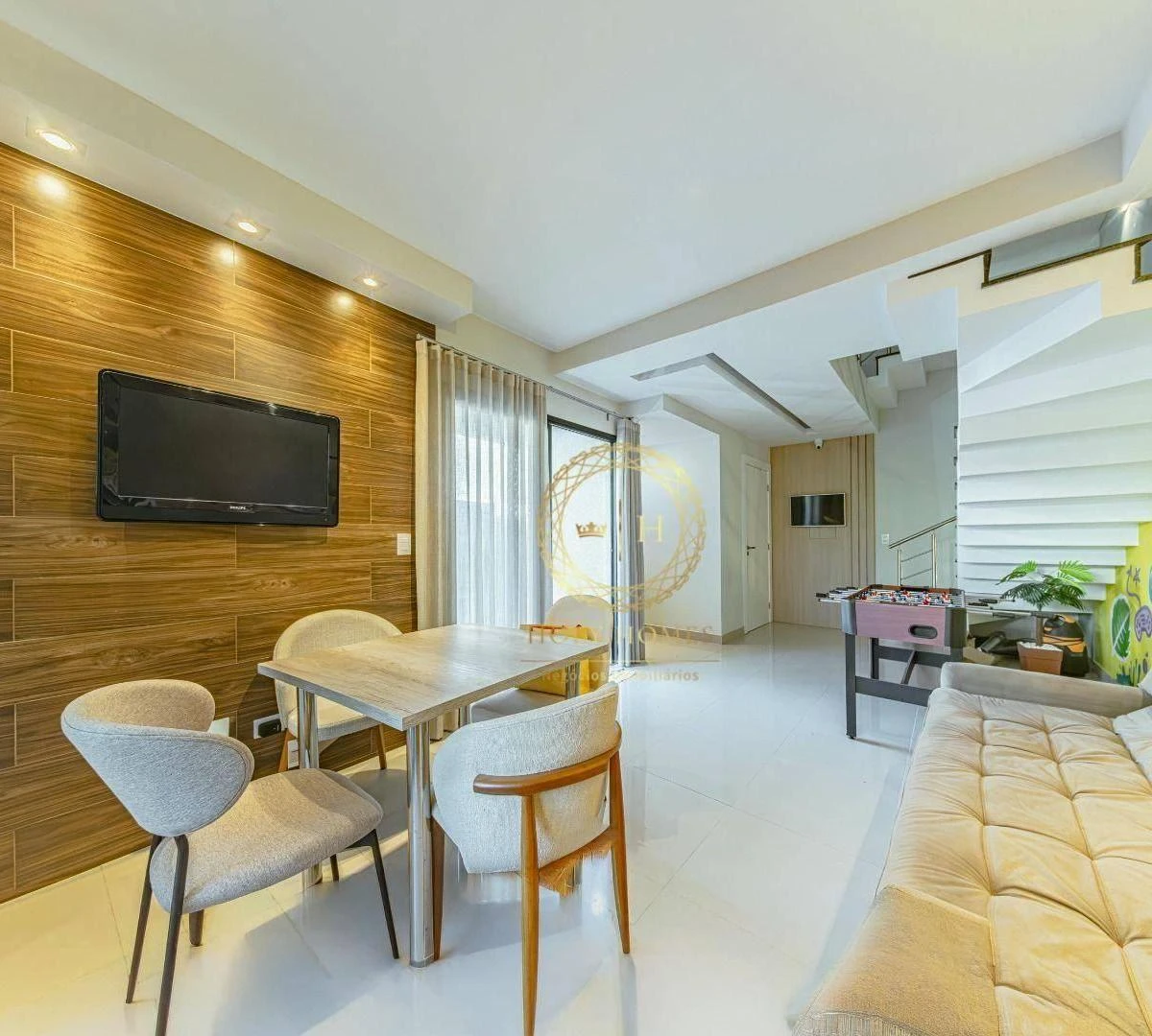 Condo house with a balcony and open-plan kitchen — photo 24