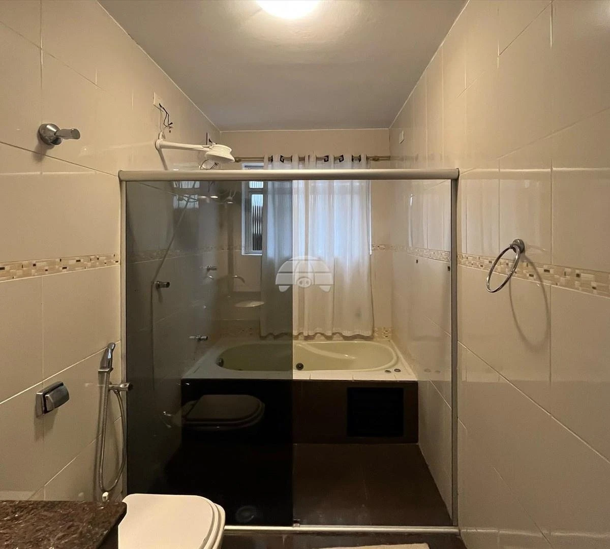 3-bedroom apartment with a bathtub — photo 15