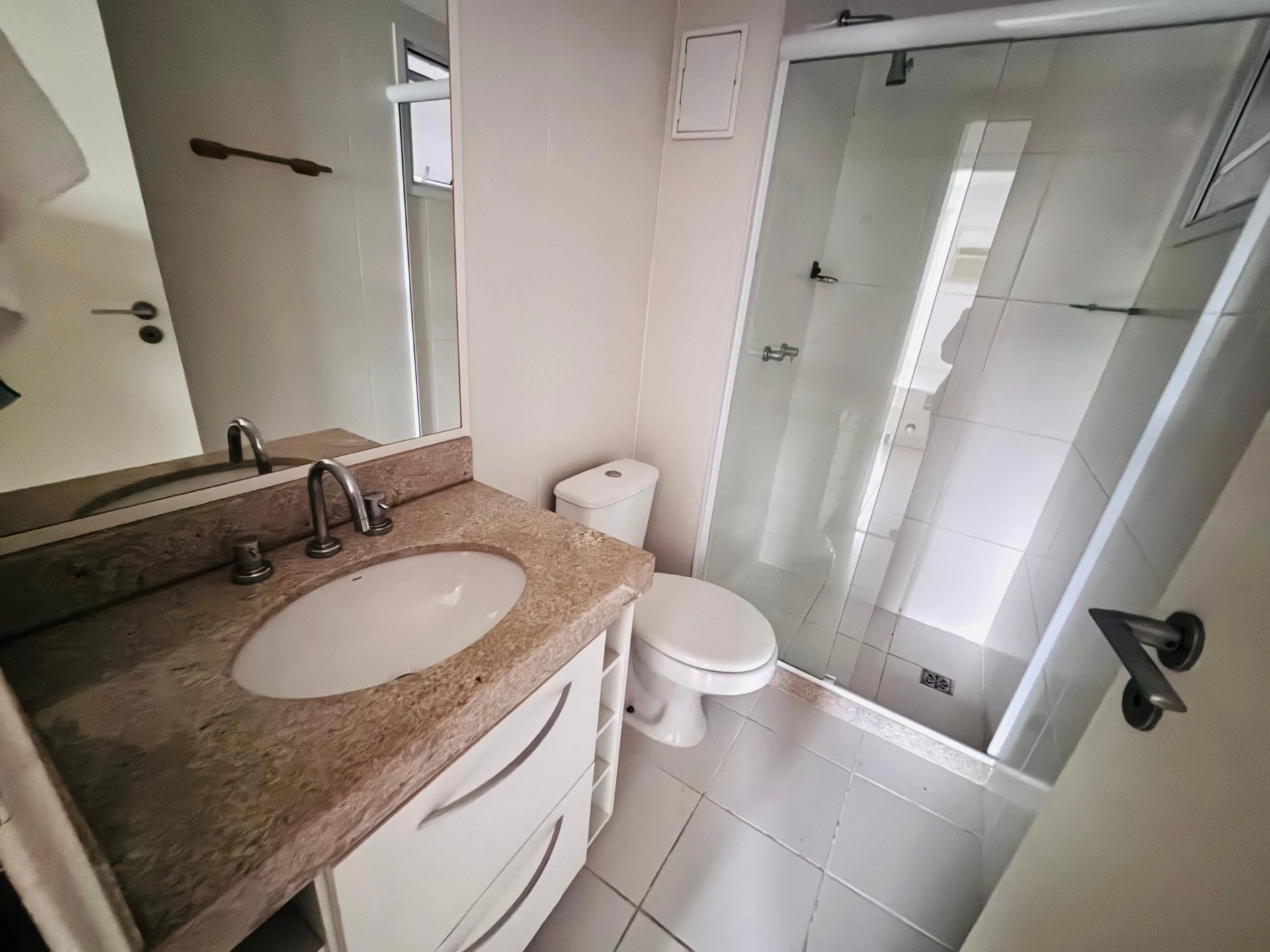 Furnished 2-bedroom apartment with separate kitchen — photo 19