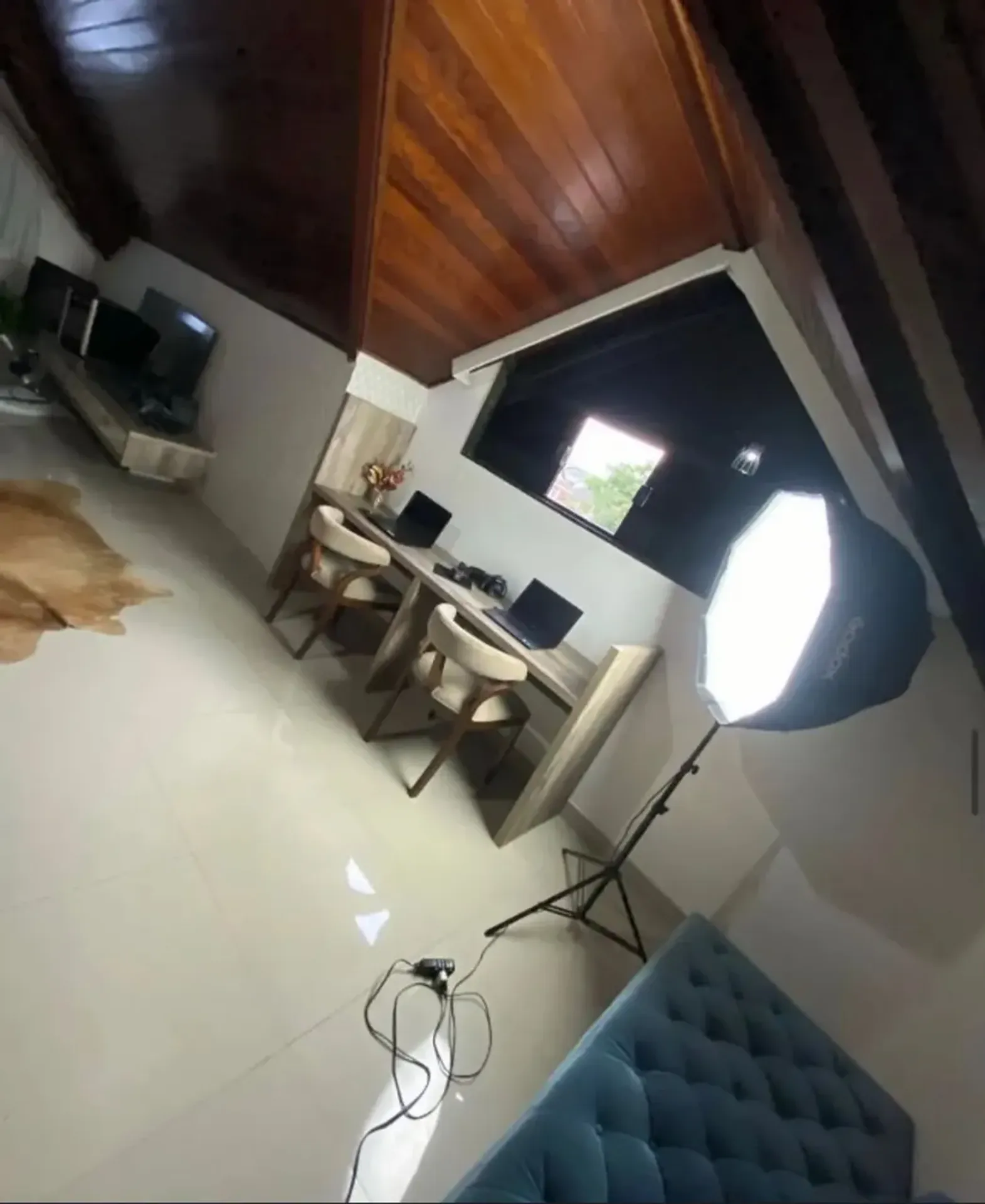 House, 220 m², with a private pool — photo 6