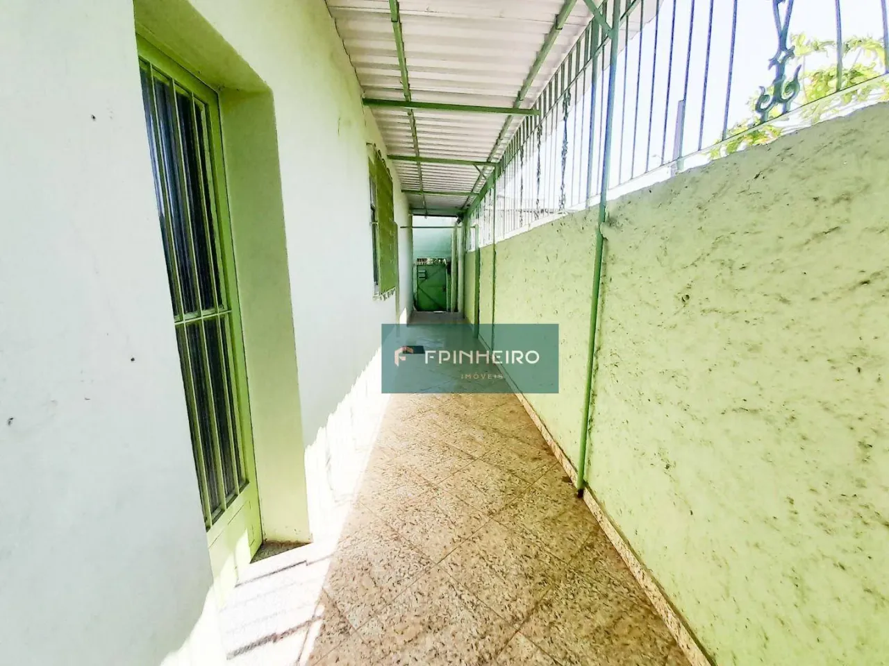 Casa com 2 dormitórios, 1 banheiro e varanda — photo 15