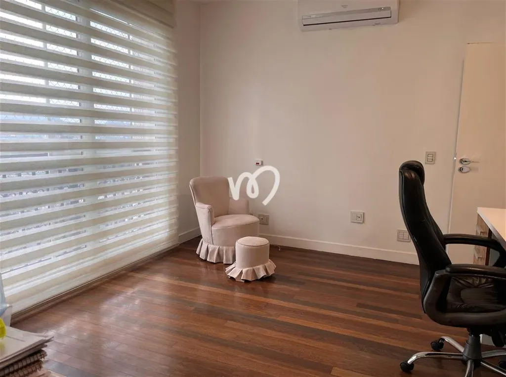 Furnished 4-bedroom apartment with home office — photo 2