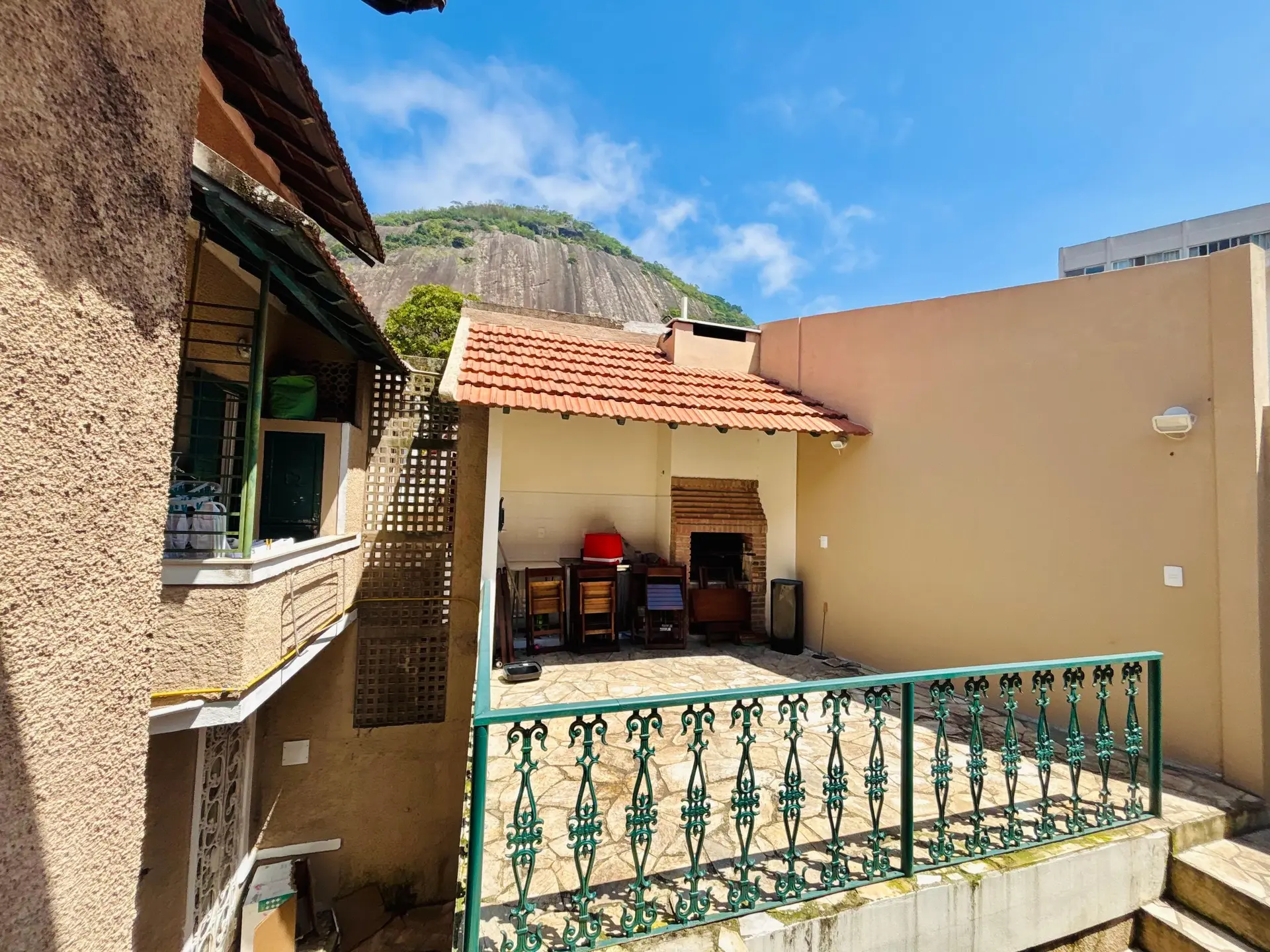 Furnished house, 380 m², with a grill on the balcony — photo 31
