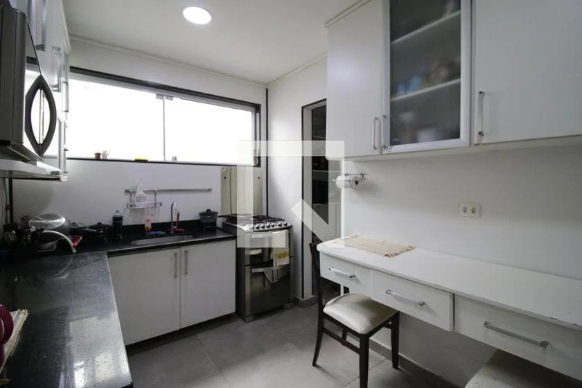 4-bedroom house with a home office — photo 24