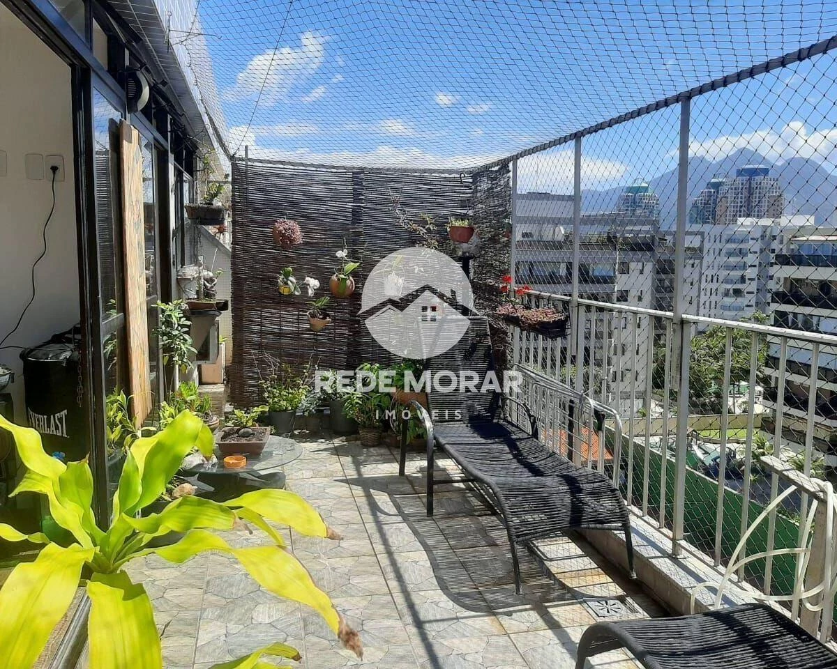 4-bedroom apartment with a glass-enclosed balcony — photo 15
